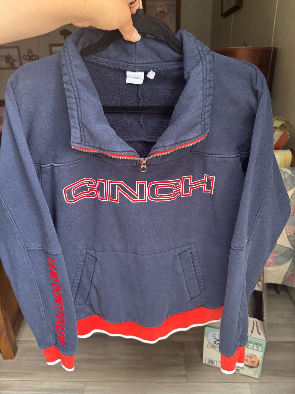 Cinch Women’s Navy and Red Pullover Jacket